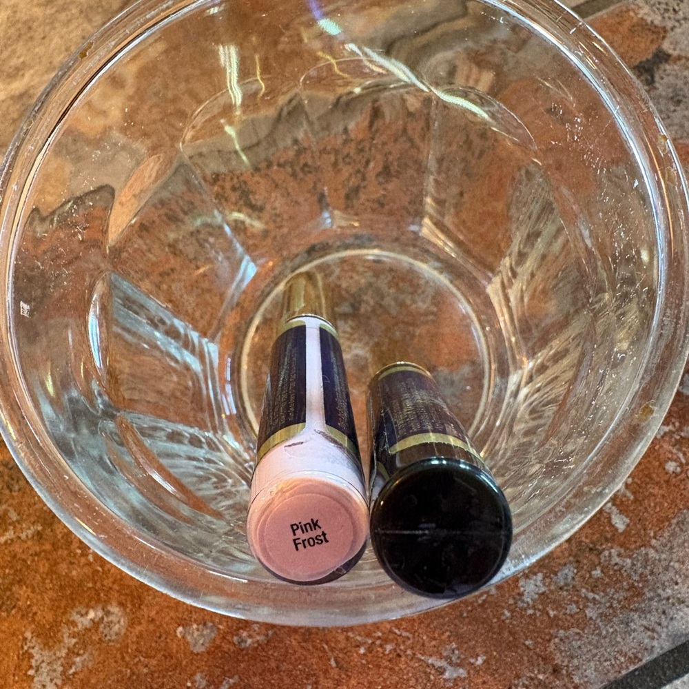 Lipsence - Picture 3 of 3